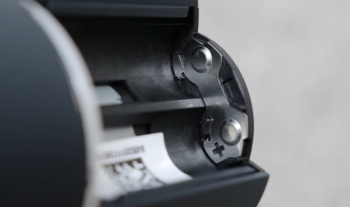 How to Change Batteries in Wiser's Smart Radiator Thermostat | Wiser