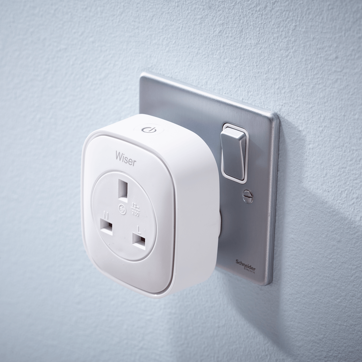 Smart Plug for Remote Mains Appliance Control | Smart Home | Wiser
