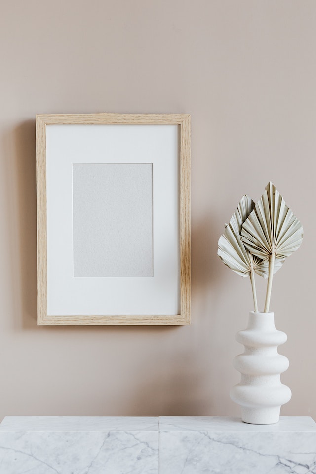 Minimalist photo frame and flower pot